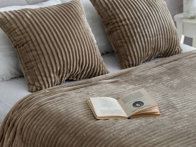 Чехол Soft Stripe на декоративную подушку Кьянти